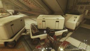 Комплект улучшения оружия, лежащий на платформе, Wolfenstein II: The New Colossus