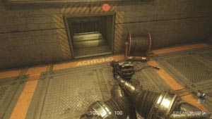 Люк, ведущий к модификатору оружия и боевым ходулям, Wolfenstein II: The New Colossus
