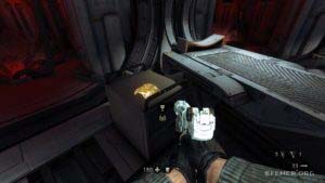 Золотая маска для лица, лежащая на тумбе, Wolfenstein: The New Order