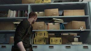 Эмблема со змеёй №50, спрятанная среди коробок, Resident Evil 6