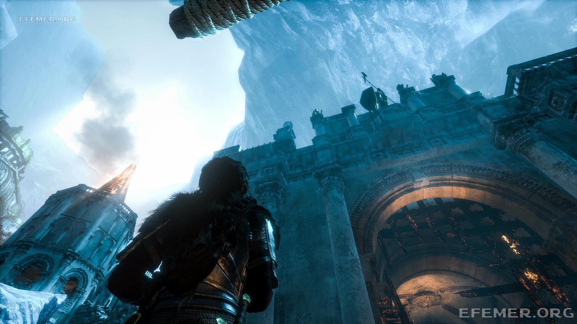 Статуя №7, стоящая над воротами цитадели, Rise Tomb Raider