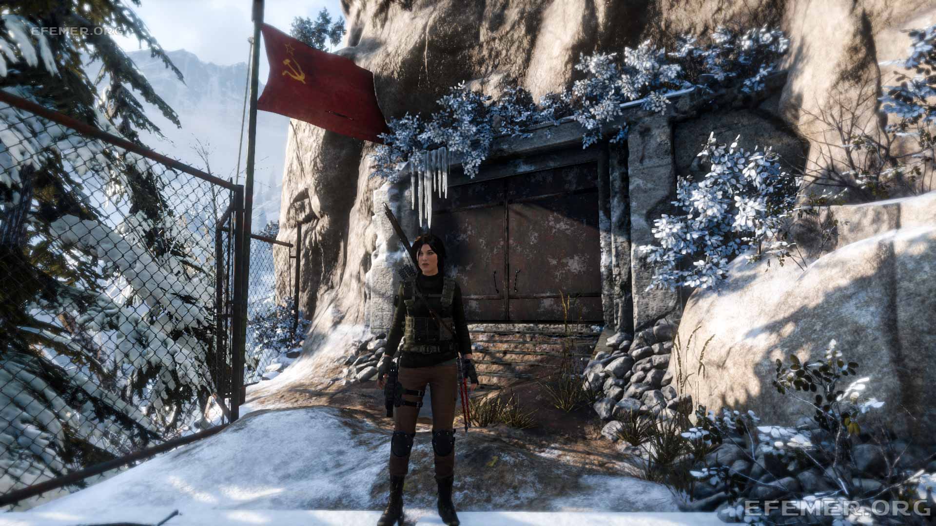 Флаг №2, находящийся рядом с железными воротами, Rise Tomb Raider