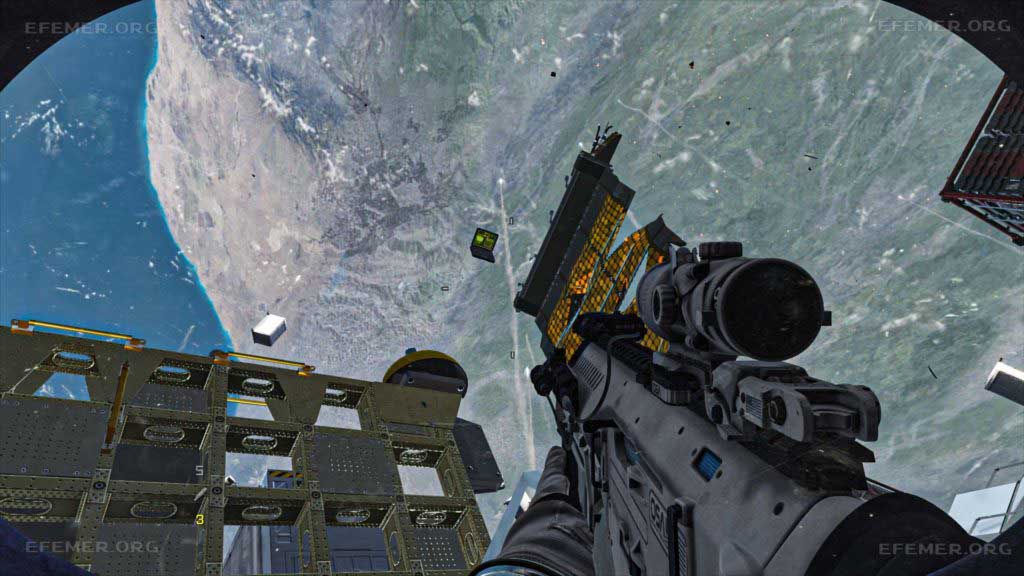 Ноутбук №17, висящий около солнечной панели, Call of Duty: Ghosts