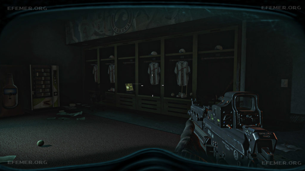 Ноутбук №4, скрытый около спортивной формы, Call of Duty: Ghosts