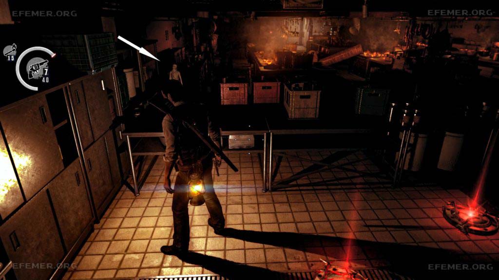 Статуэтка с ключом, стоящая в темноте, The Evil Within 1
