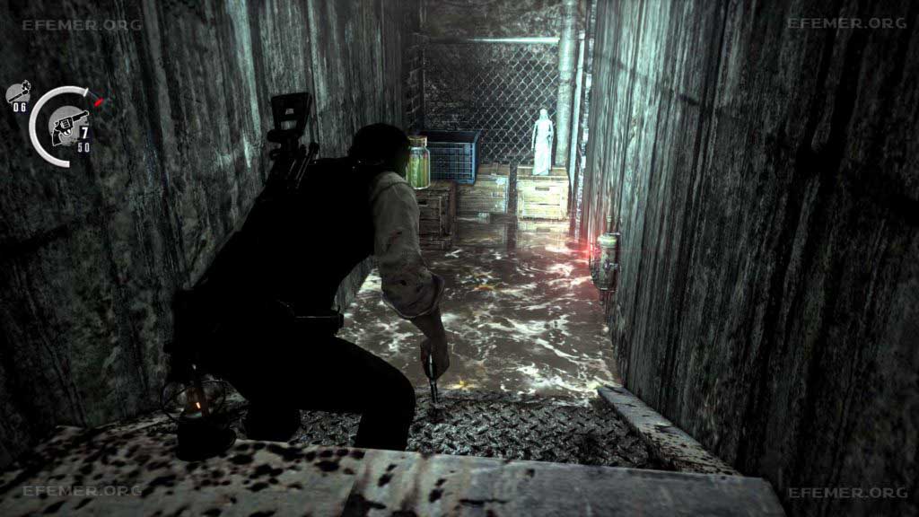 Статуэтка с ключом, стоящая на ящиках, The Evil Within 1
