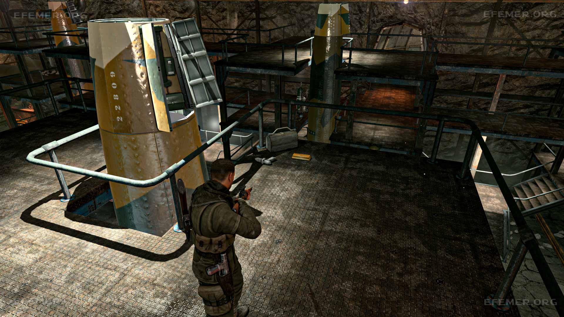 Слиток, лежащий возле ракеты, Sniper Elite V2 Remastered