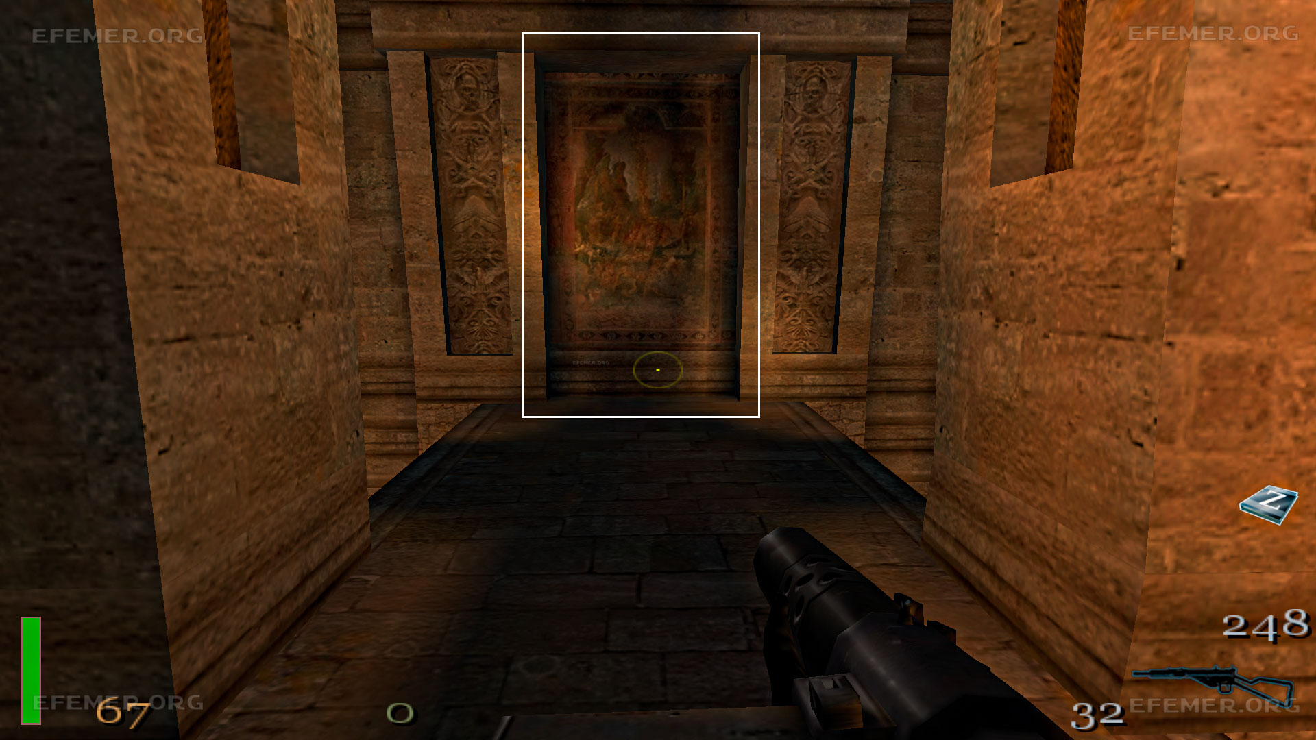 Скриншот панно, за которым скрыта ценная вещь, Return to Castle Wolfenstein